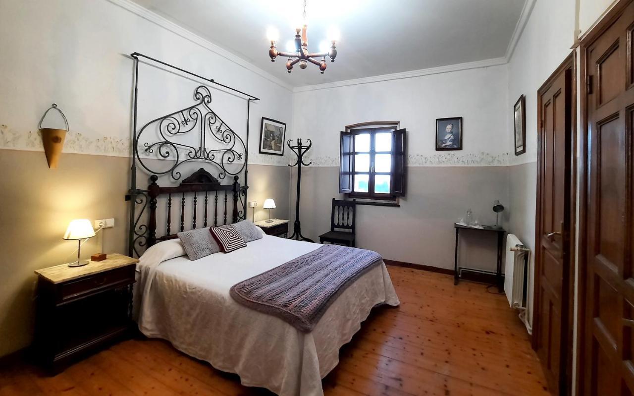 La Casona De Villanueva De Pria Bagian luar foto