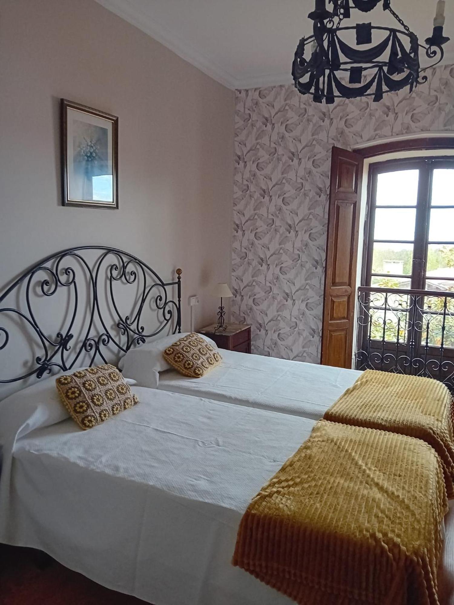 La Casona De Villanueva De Pria Bagian luar foto